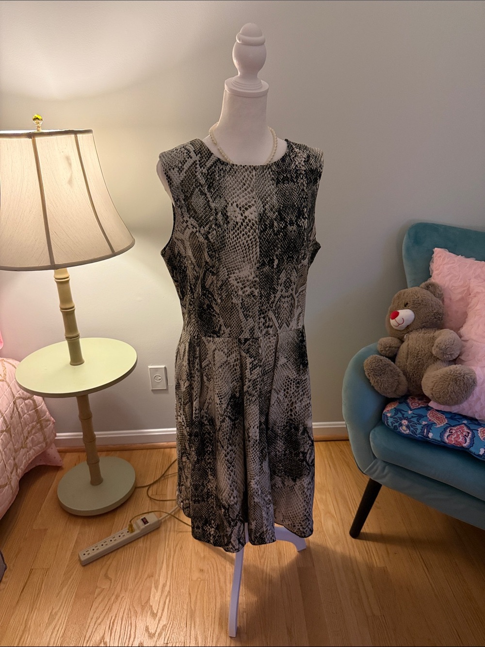 Taylor Sleeveless Black and White Snake Print Dress